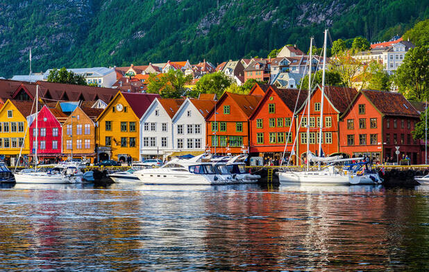 Image of colourful wooden houses on the Bryggen harbour