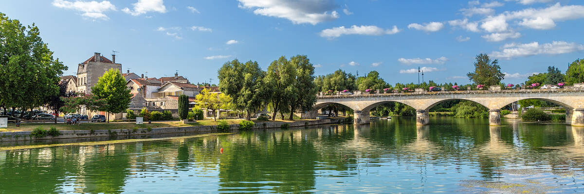 Beautiful Bordeaux with Scenic