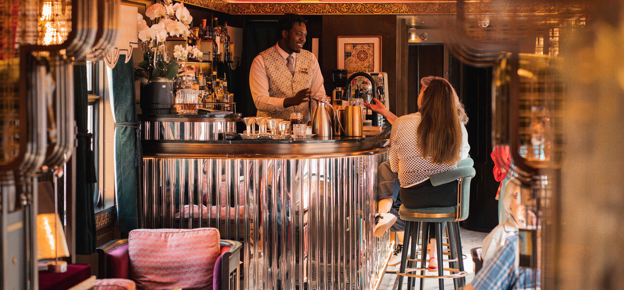 Bar Car