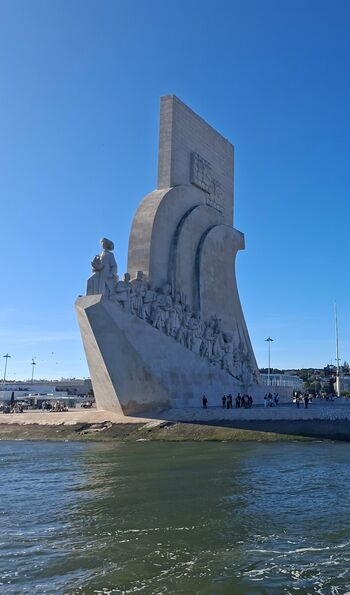 Arriving by catamaran in Lisbon past the Padr&atilde;o dos Descobrimentos (Monument of the Discoveries)