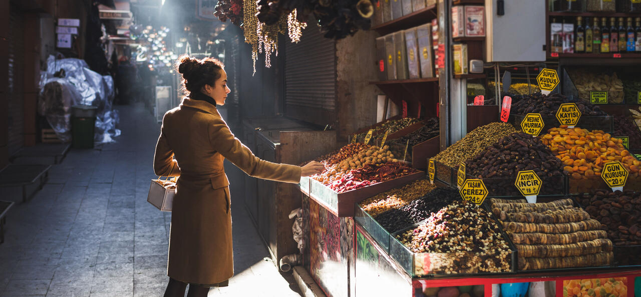 A lady exploring an atmospheric market in Istanbul, Turkey