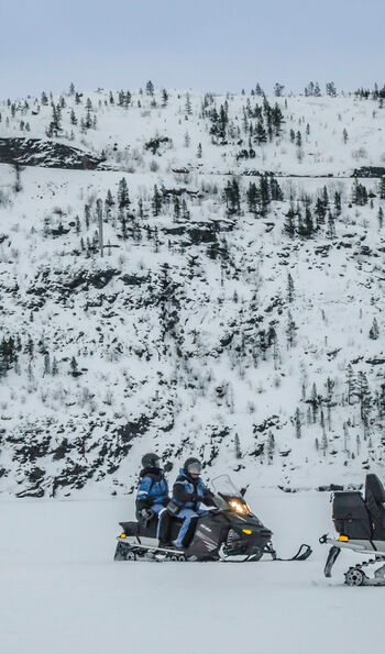 Snowmobiling at Snow Resort Kirkenes