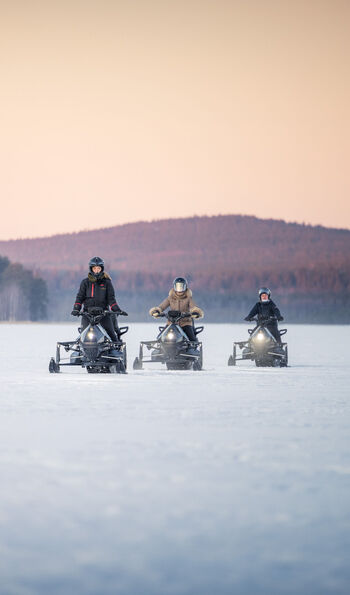 Snowmobiling in Finnish Lapland