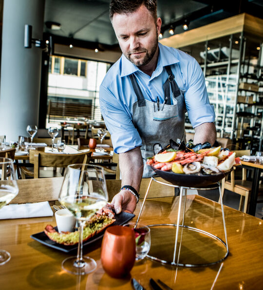 Dining in Tromso  (image: Visit Tromso)